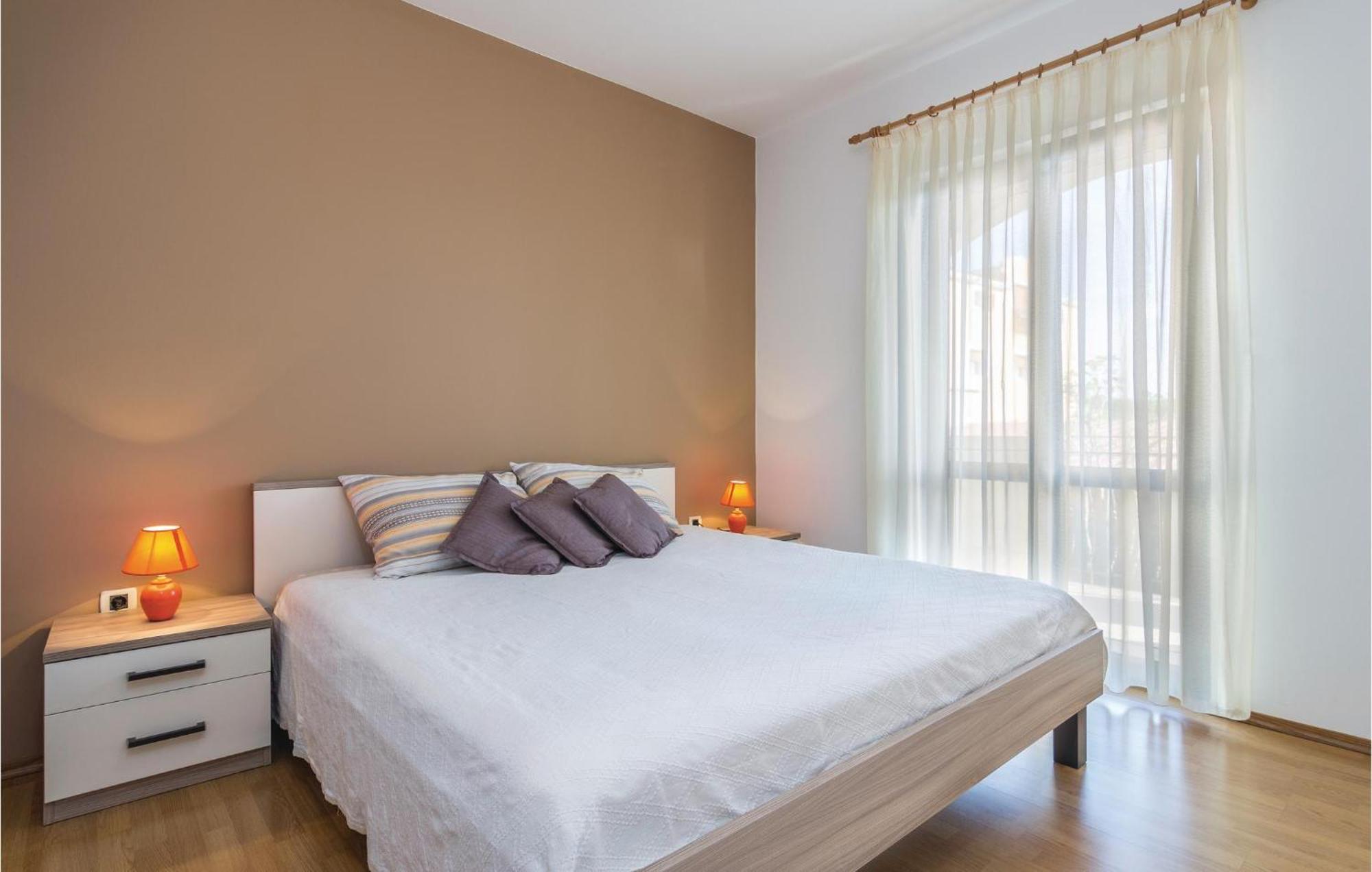 Cozy Apartment In Porec With Wifi Buitenkant foto