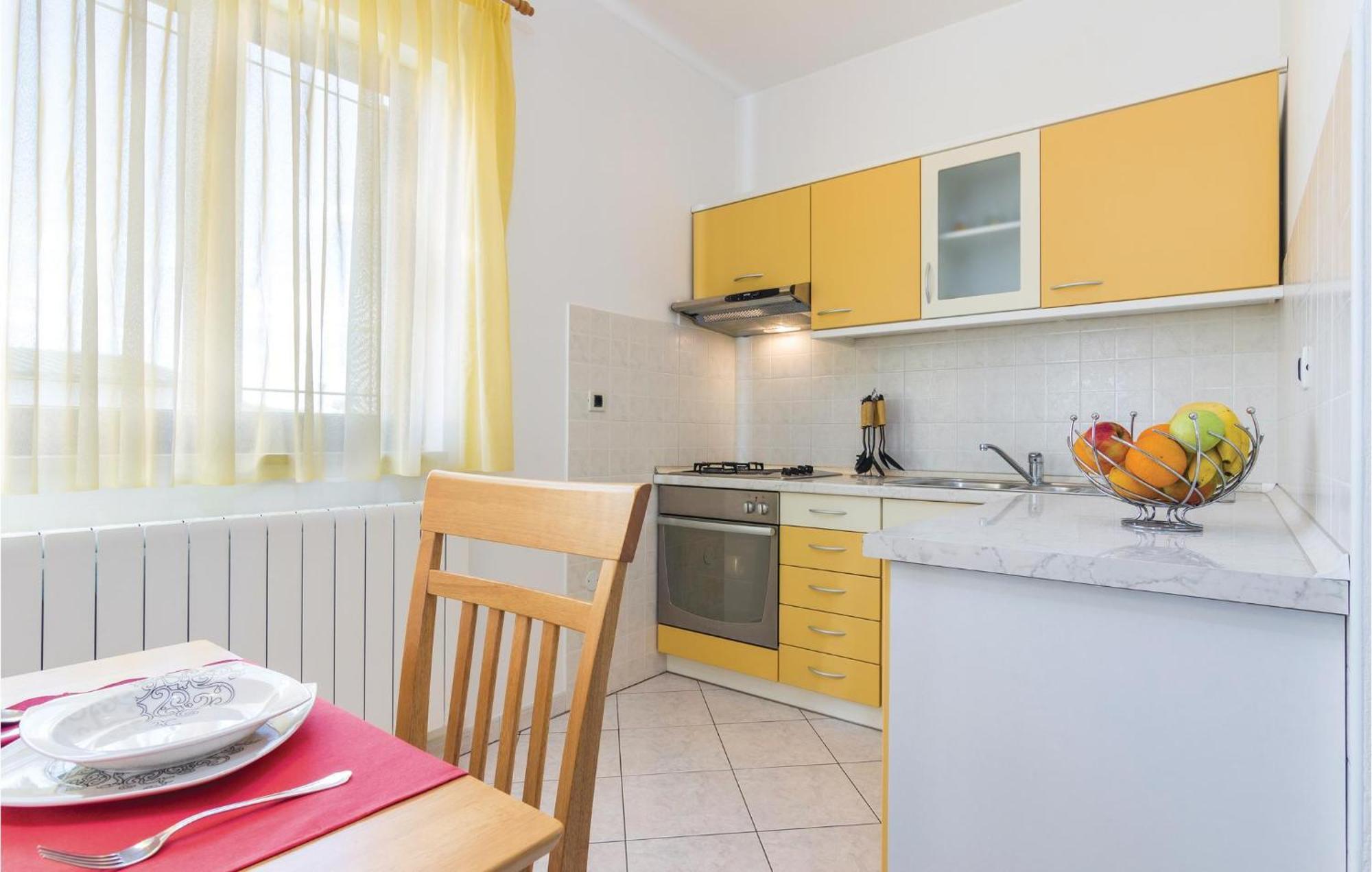 Cozy Apartment In Porec With Wifi Buitenkant foto